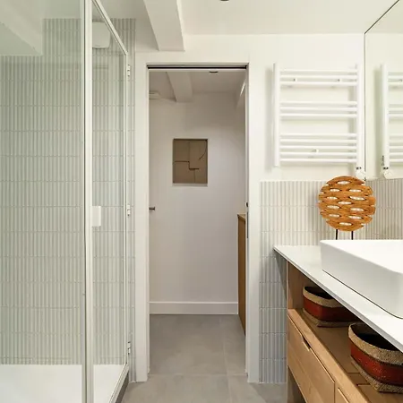 Luxurious Flat With Ac & Lift - Luxembourg Gardens Apartment *