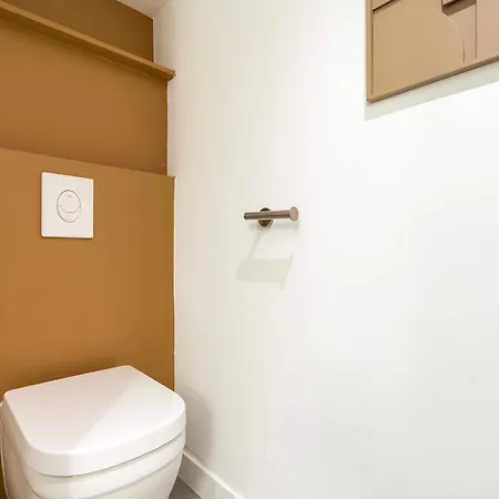 Luxurious Flat With Ac & Lift - Luxembourg Gardens Apartment
